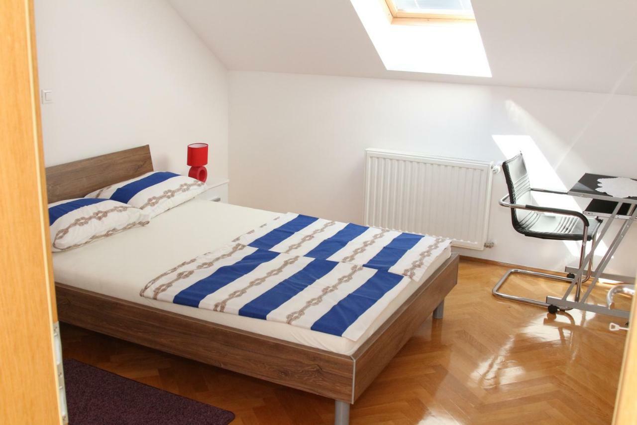 Apartments "Pavic" Near Zagreb Airport Velika Gorica Bagian luar foto