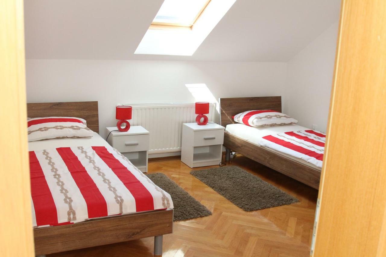 Apartments "Pavic" Near Zagreb Airport Velika Gorica Bagian luar foto